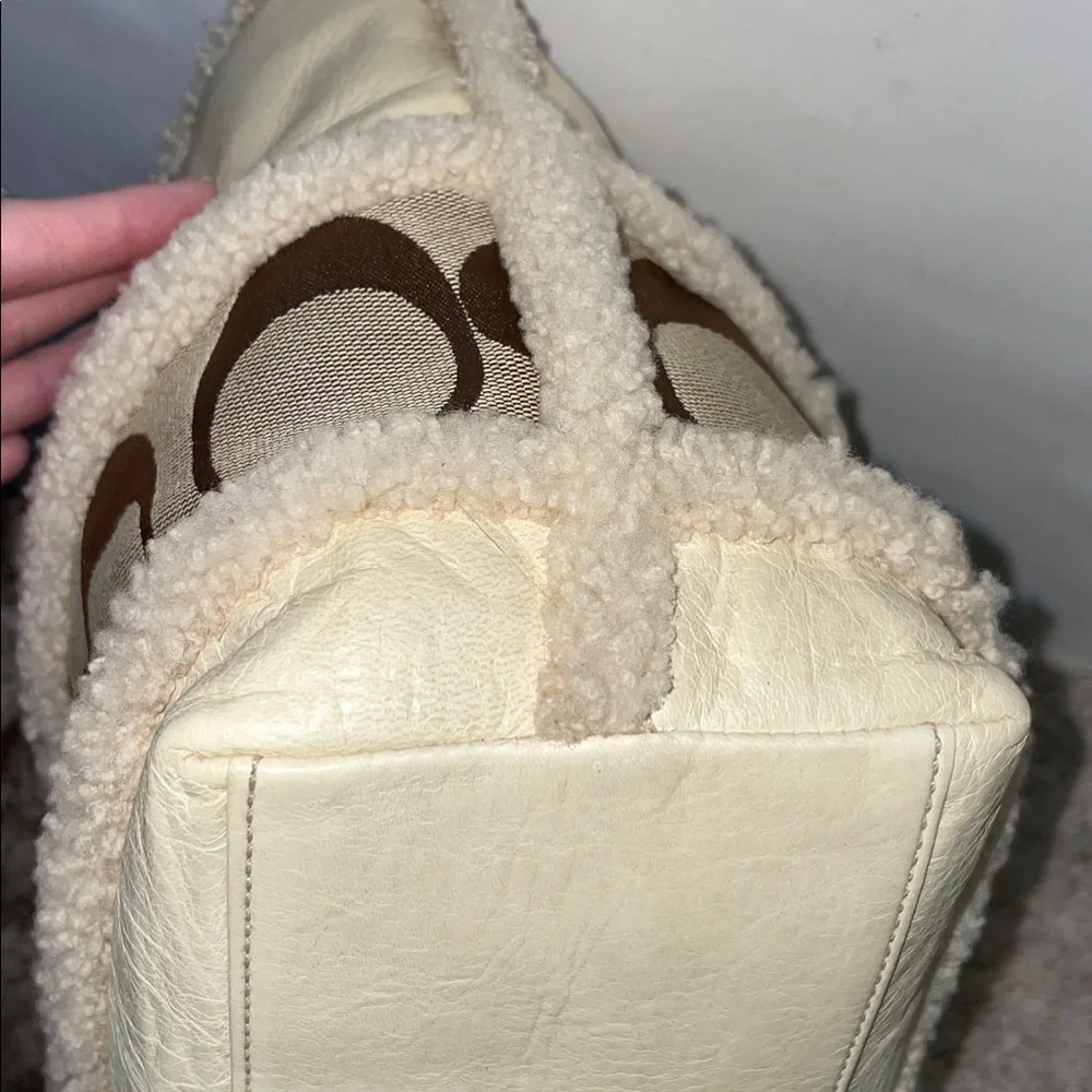 NWT Vintage Coach Signature Stripe Shearling Tote - Picture 5 of 11